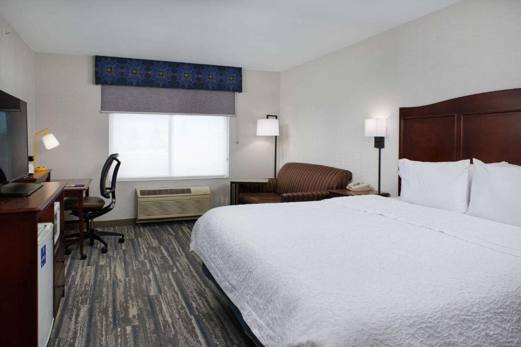 King Room with Sofa Bed - Non-Smoking room - Image 1