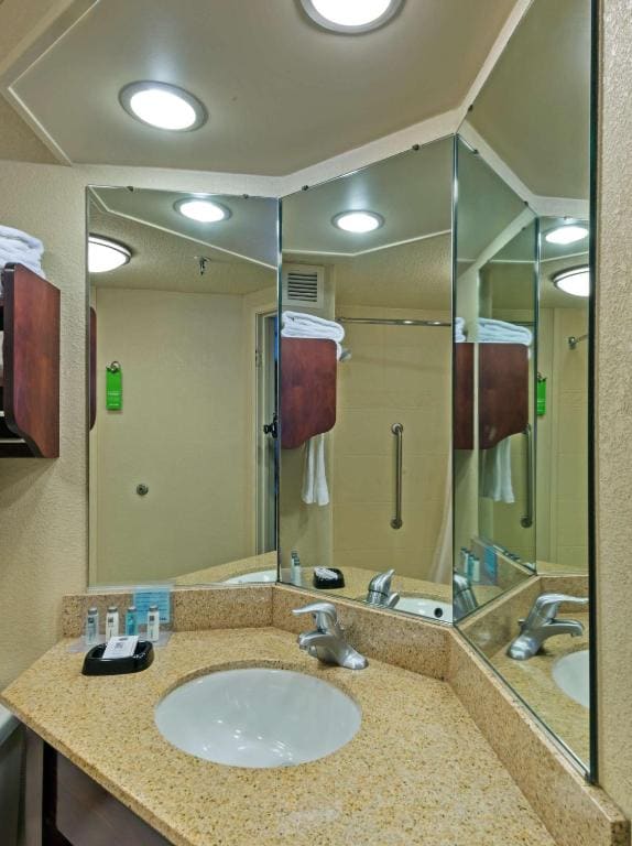 Double Room with Two Double Beds - Non-Smoking room - Image 2