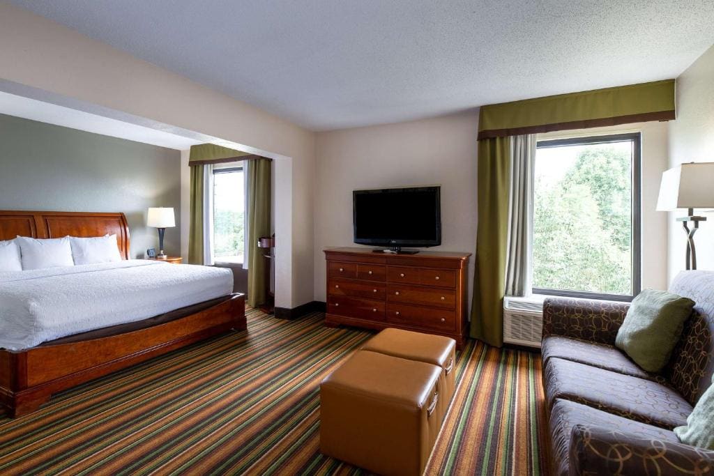 Executive King Suite - Non-Smoking room - Image 3
