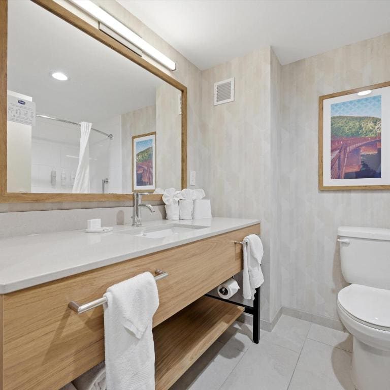 Double Room with Two Double Beds - Non-Smoking room - Image 3