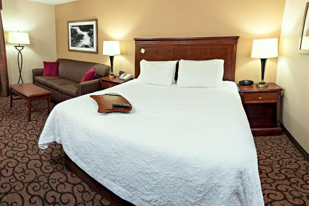 King Room with Sofa Bed - Non-Smoking room - Image 1