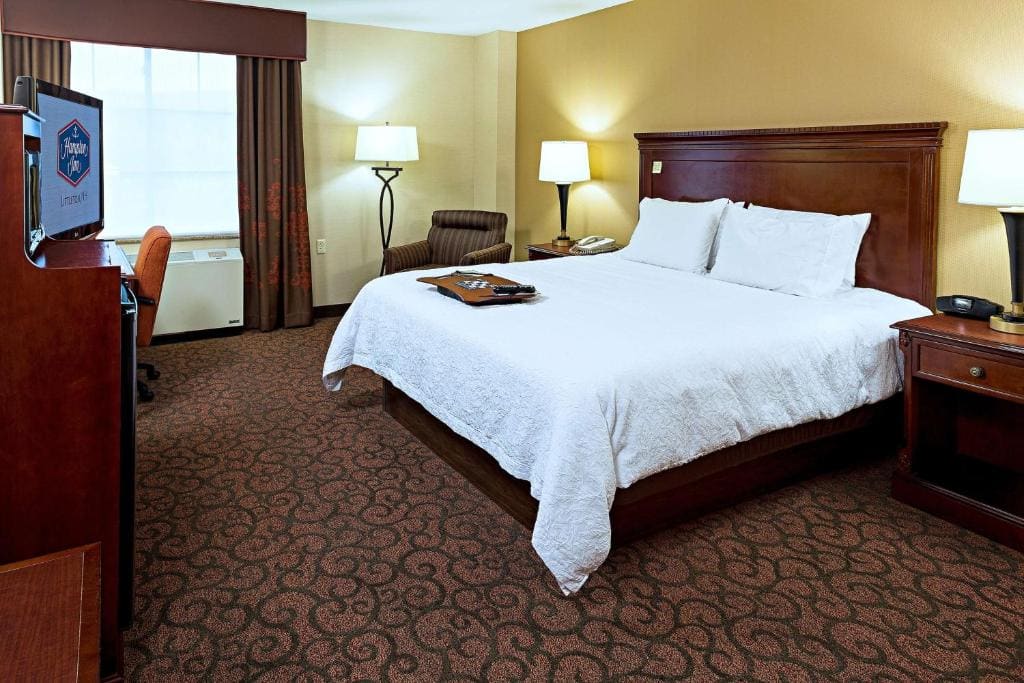 One-Bedroom King Suite - Non-Smoking room - Image 1