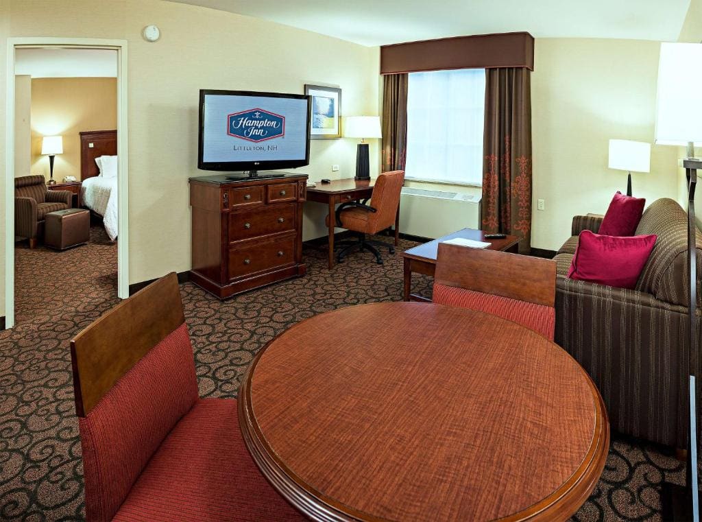 One-Bedroom King Suite - Non-Smoking room - Image 3