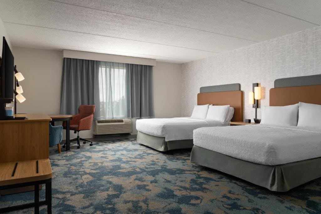 Queen Room with Two Queen Beds - Mobility and Hearing Access/Non-Smoking room - Image 1