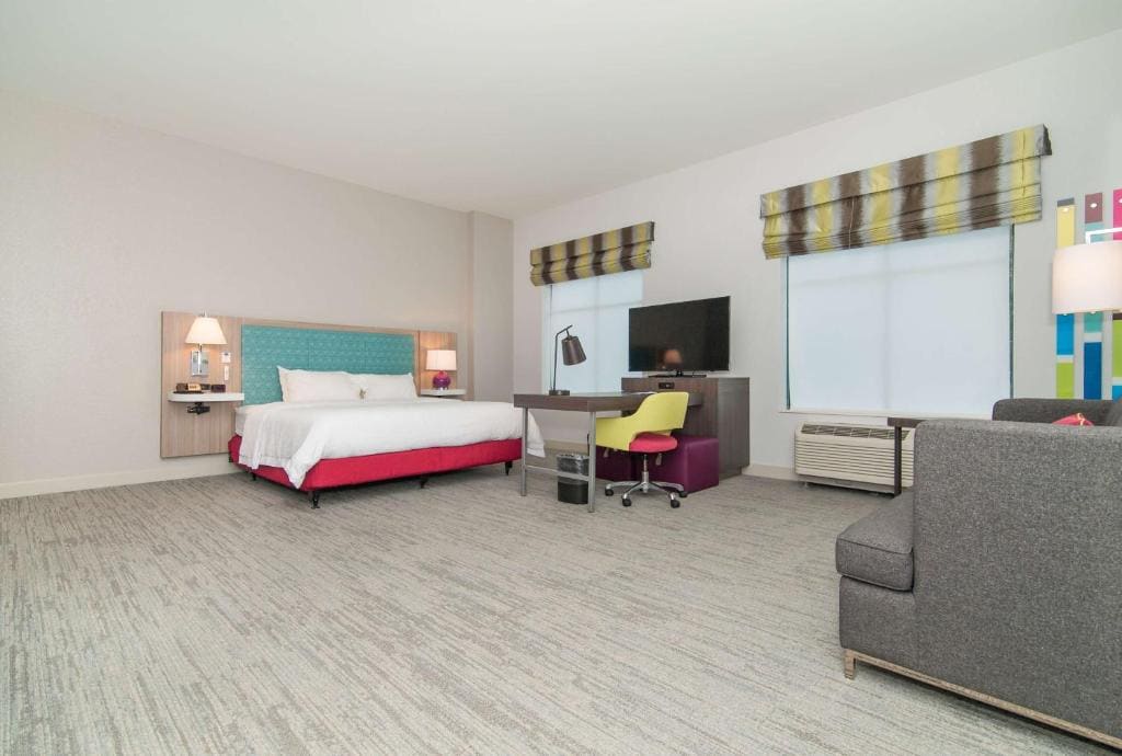 King Studio Suite - Mobility Access/Non-Smoking room - Image 1