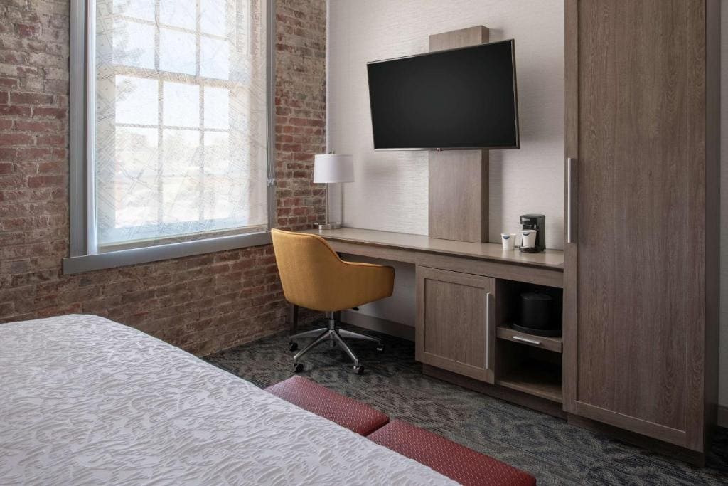 King Room - Non-Smoking room - Image 3