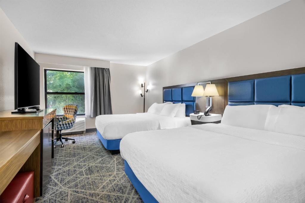 Room with Two Queen Beds - Non-Smoking room - Image 1