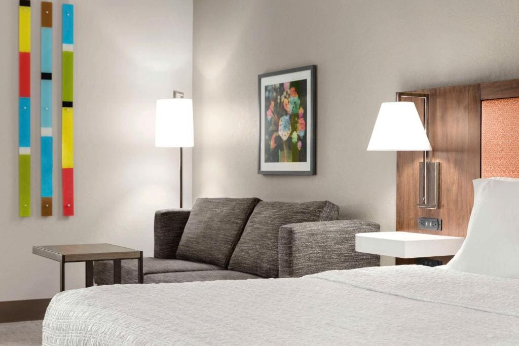 King Room with Sofa Bed and Study - Non-Smoking room - Image 3