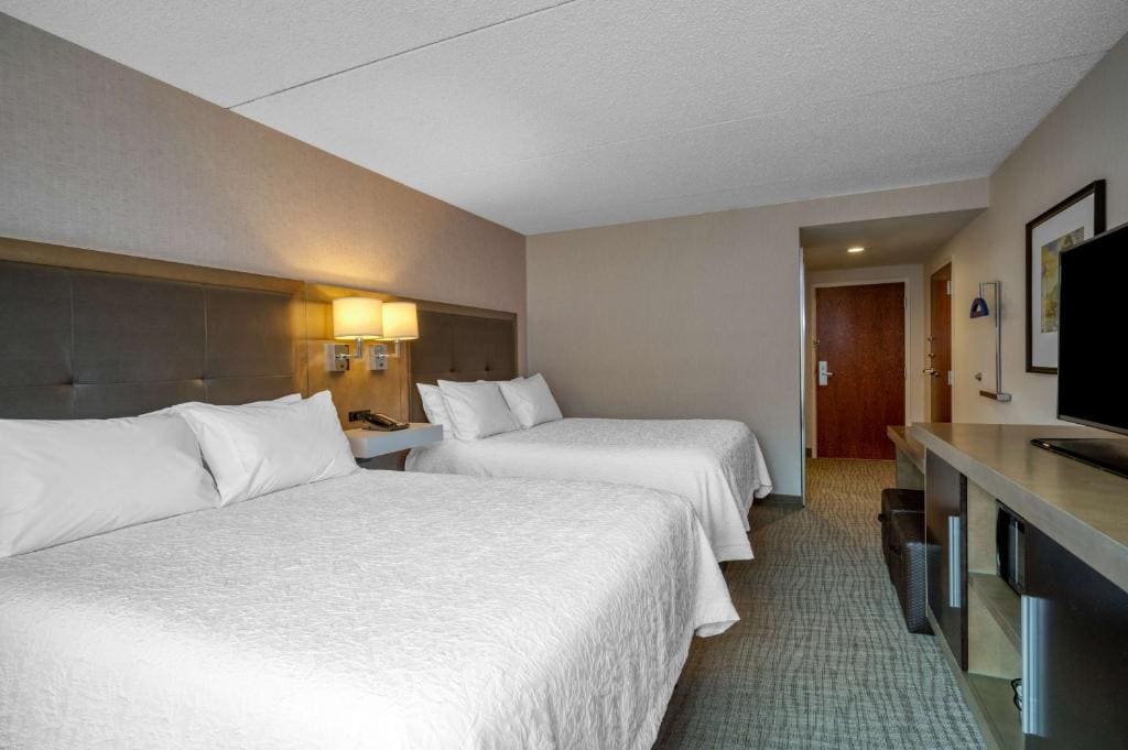 Room with Two Queen Beds - Non-Smoking room - Image 1