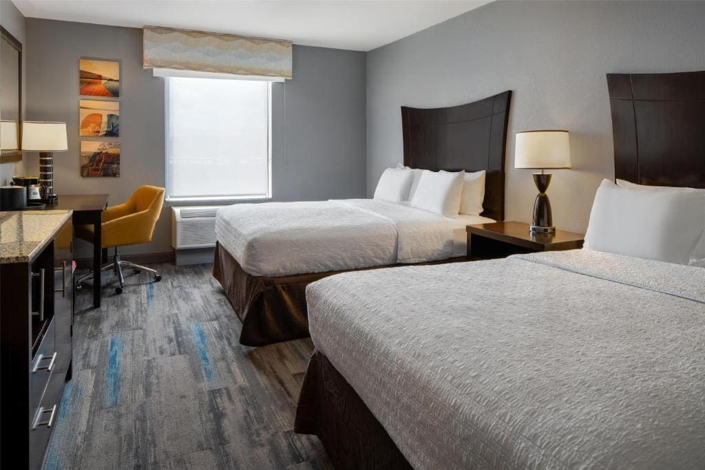 Room with Two Queen Beds - Non-Smoking room - Image 1