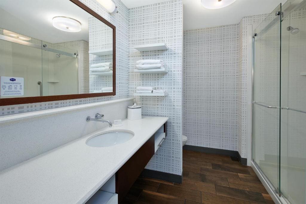 King Room with Sofa Bed - Non-Smoking room - Image 1