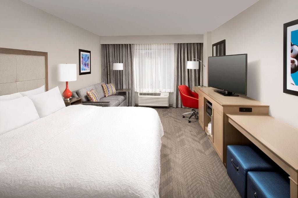 King Room - Mobility Access/Non-Smoking room - Image 1