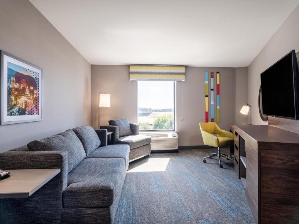 King Room with Peloton Bike - Non-Smoking room - Image 1