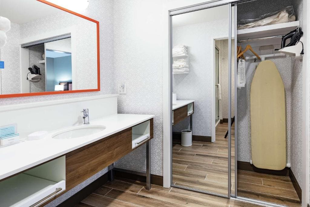 King Studio Suite - Non Smoking room - Image 3