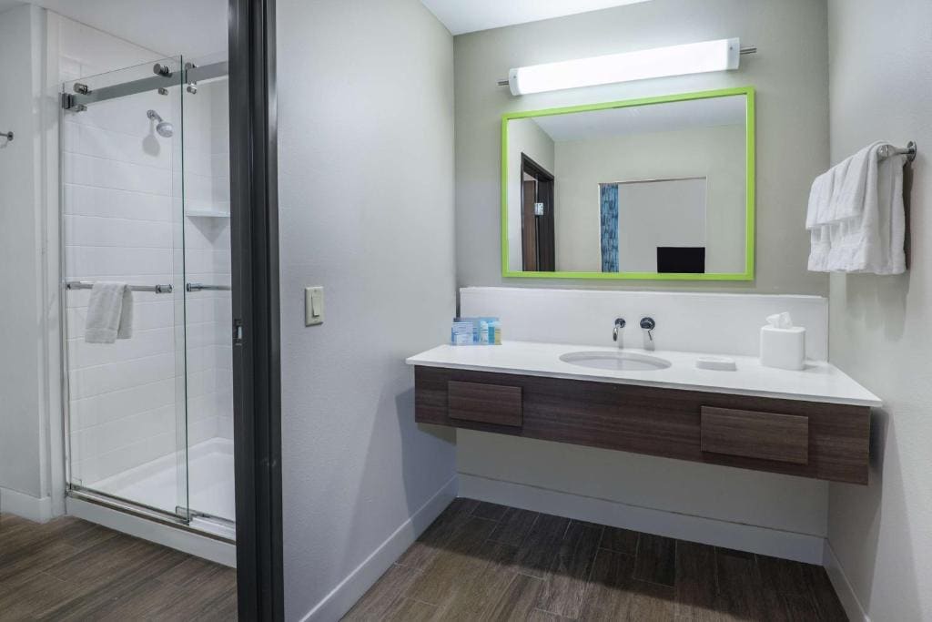 King Studio Suite - Non Smoking room - Image 3