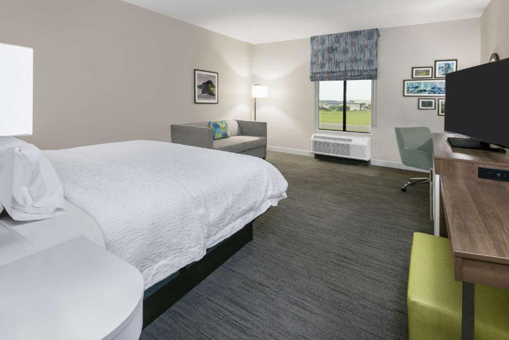 King Room with Sofa Bed - Non-Smoking room - Image 1