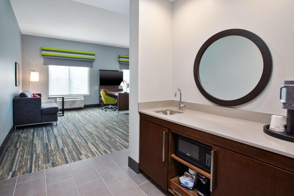 King Studio Suite room - Image 3
