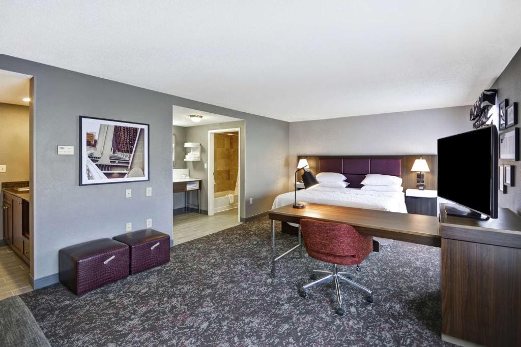 King Studio Suite with Sofa Bed - Non-Smoking room - Image 1