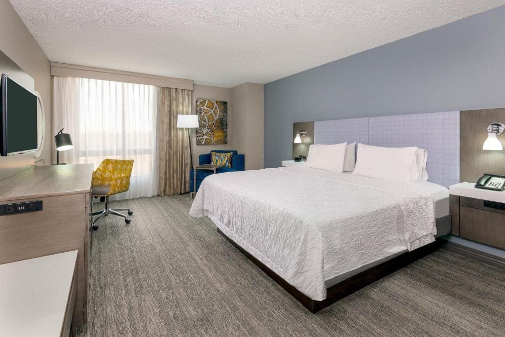 King Room with Shower - Non-Smoking room - Image 2