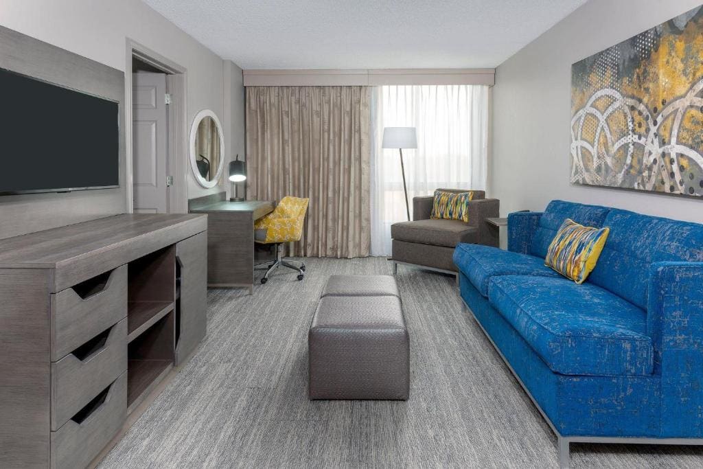 King Suite with Kitchen room - Image 3