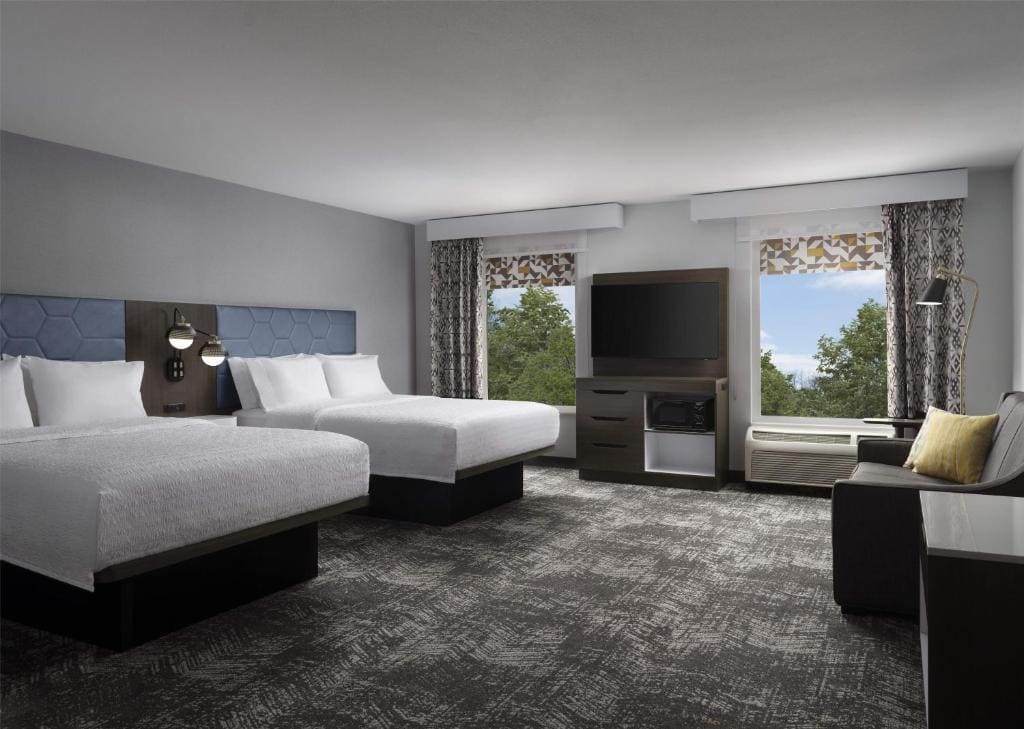 Queen Studio Suite with Two Queen Beds - Non-Smoking room - Image 1
