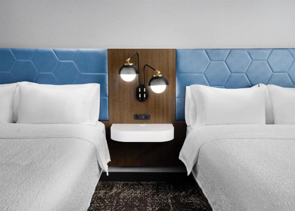 Room with Two Queen Beds - Non-Smoking room - Image 1