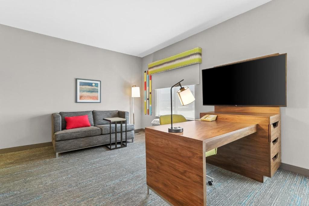 King Studio Suite with Sofa Bed - Non-Smoking room - Image 1
