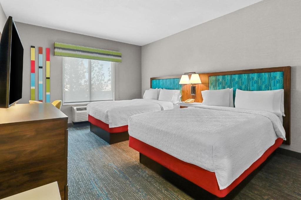 Room with Two Queen Beds - Non-Smoking room - Image 2