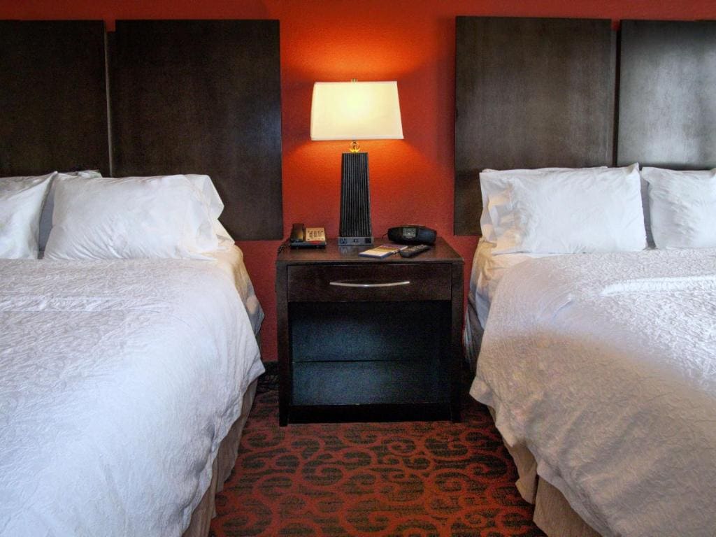 Room with Two Queen Beds - Non-Smoking room - Image 1
