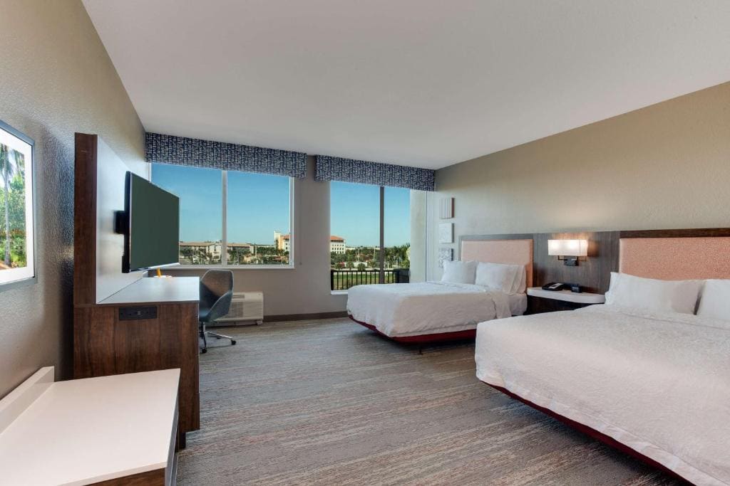 Queen Room with Two Queen Beds - Mobility Access/Non-Smoking room - Image 1