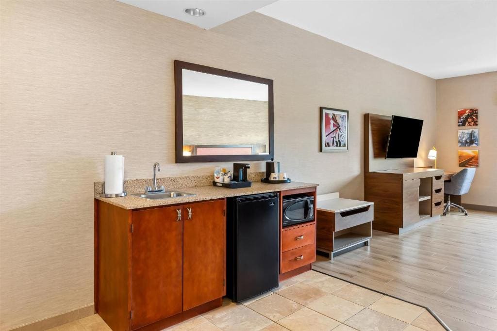 King Studio Suite - Non-Smoking room - Image 1