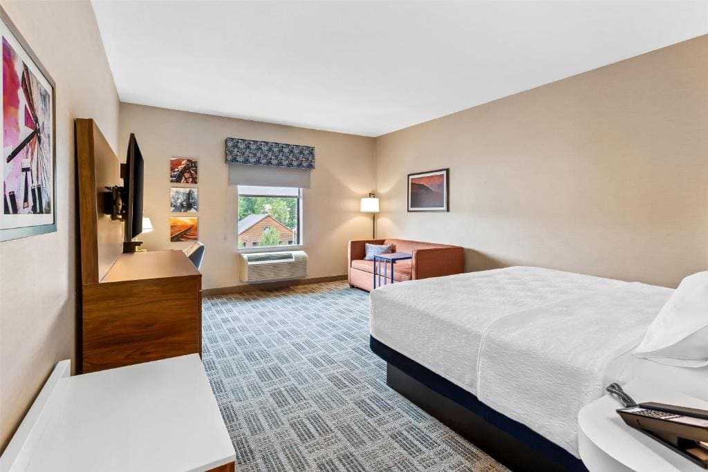 King Room with Sofa Bed room - Image 1