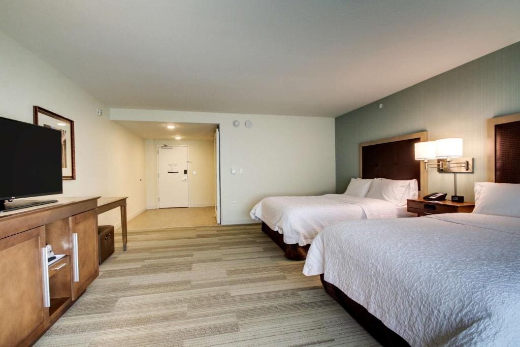 Queen Room with Two Queen Beds and Roll-In Shower - Mobility and Hearing Access room - Image 2