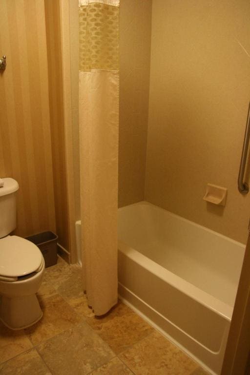 King Studio Suite with Sofa Bed - Non-Smoking room - Image 2