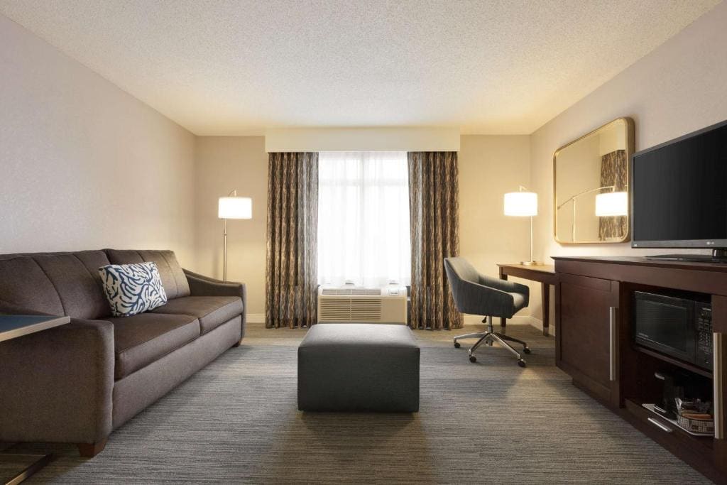 King Study Room with Sofa bed room - Image 2