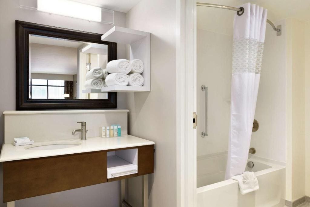 Queen Studio Suite with Two Queen Beds - Non-Smoking room - Image 1