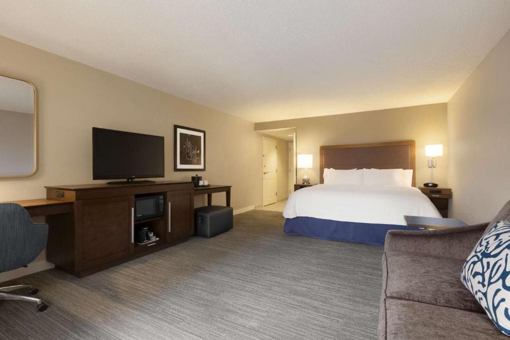 King Study Room with Sofa bed room - Image 1