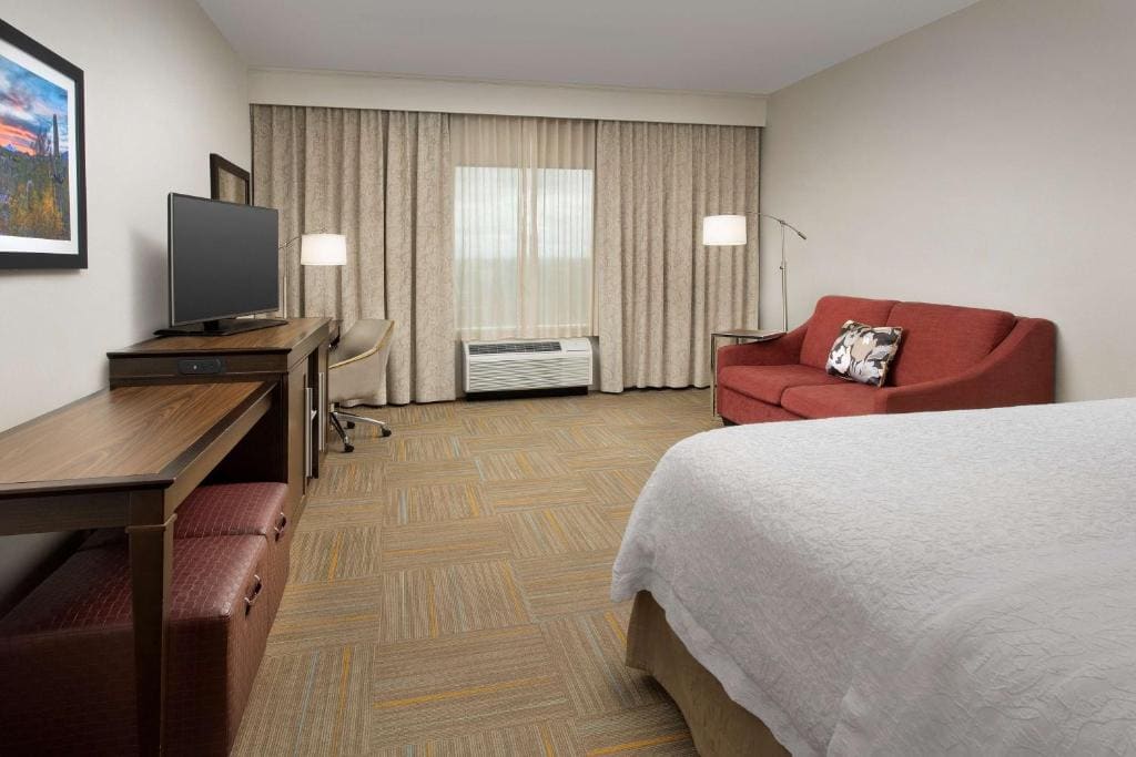 King Room with Sofa Bed - Non-Smoking room - Image 1