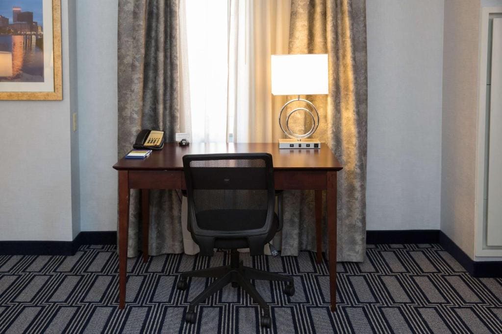 King Room with Sofa Bed - Non-Smoking room - Image 2