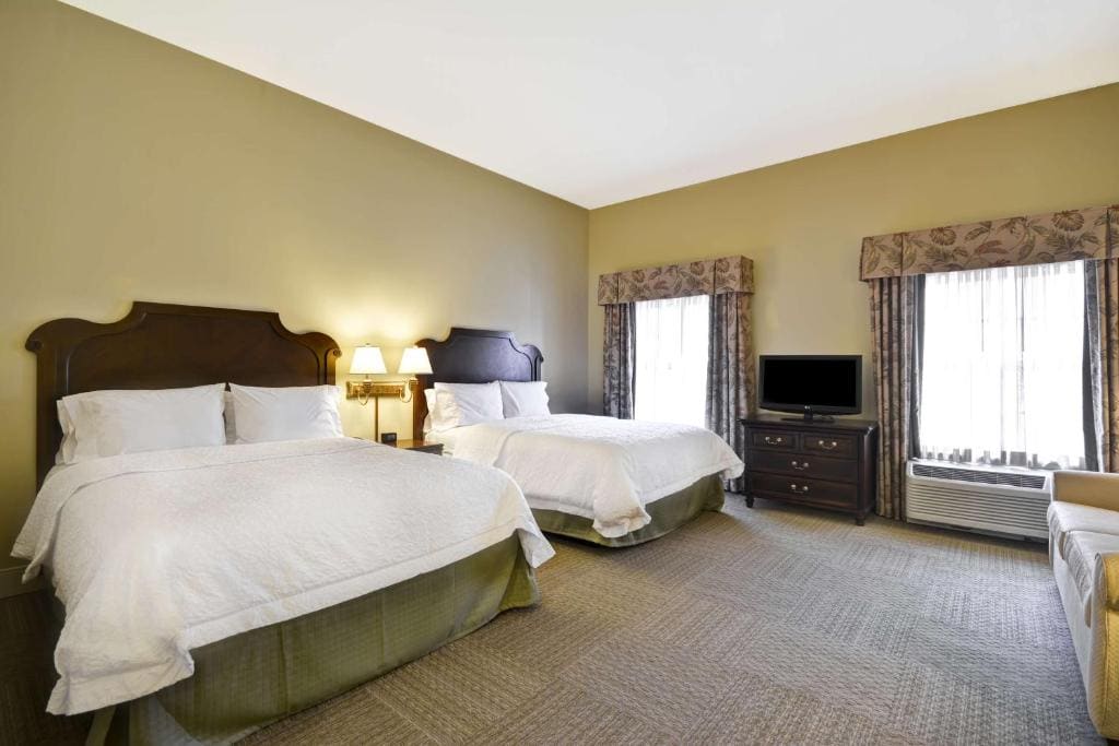 Studio Suite with Two Queen Beds and Sofa Bed - Non-Smoking room - Image 2