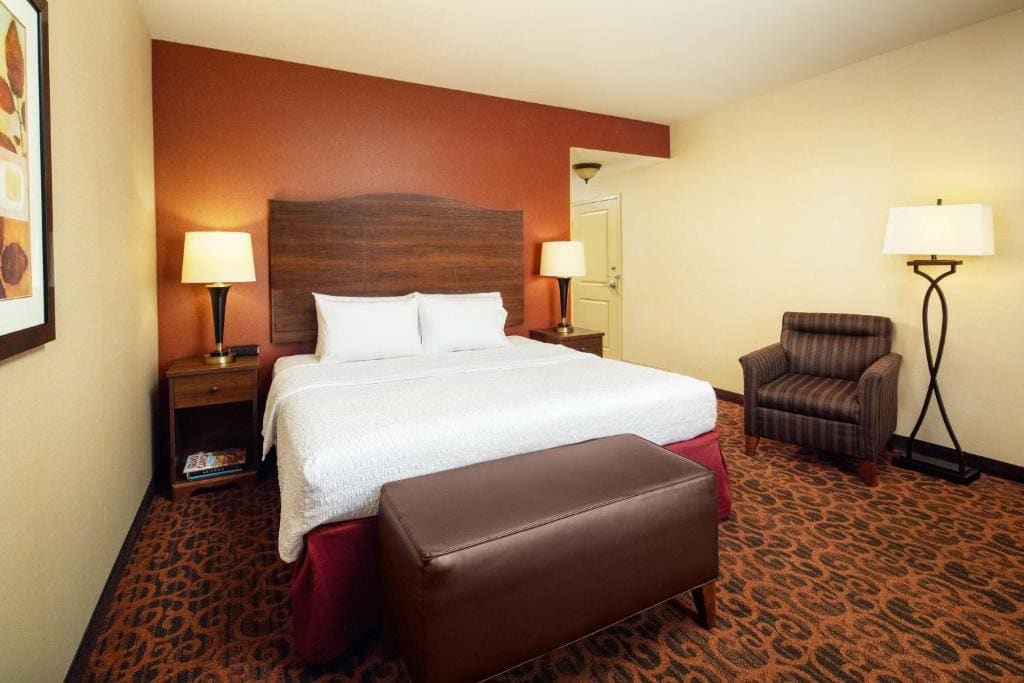 King Room - Non-Smoking room - Image 2