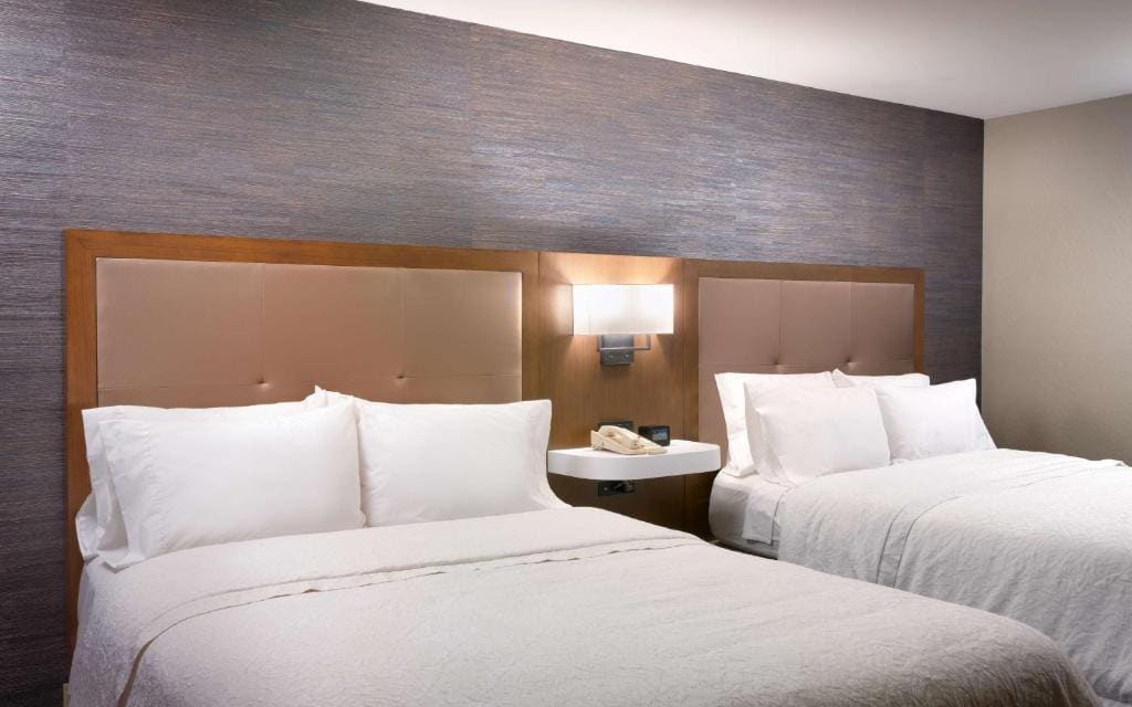 Room with Two Queen Beds - Non-Smoking room - Image 1