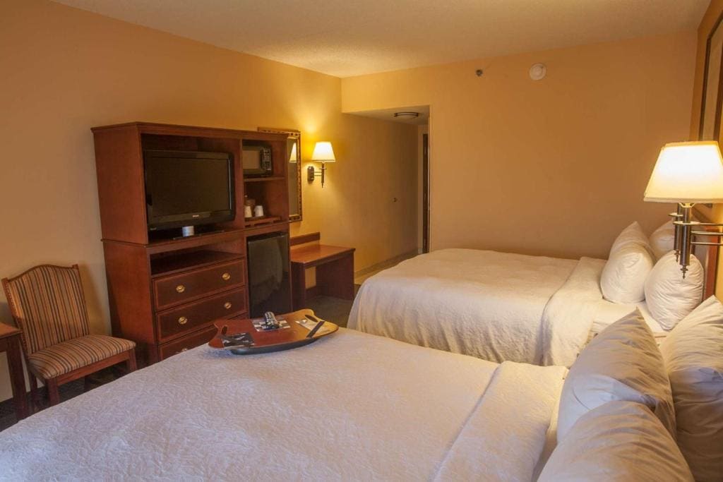 Room with Two Queen Beds - Non-Smoking room - Image 1