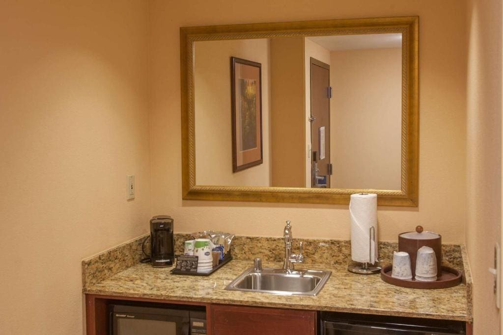 King Studio Suite - Non-Smoking room - Image 1
