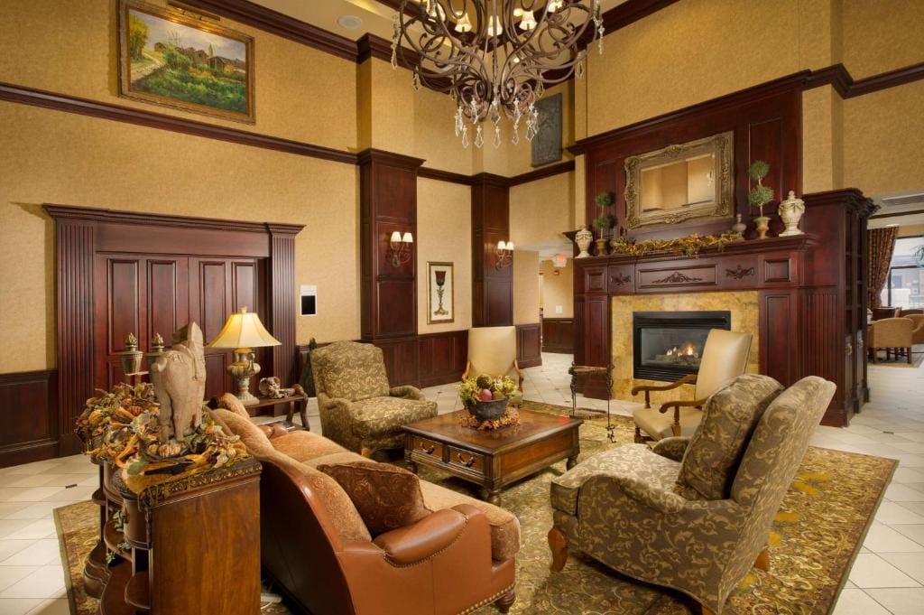 King Room with King Bed - Non-Smoking room - Image 1