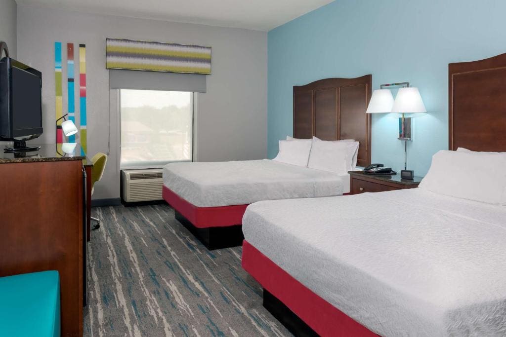 Room with Two Queen Beds - Non-Smoking room - Image 1