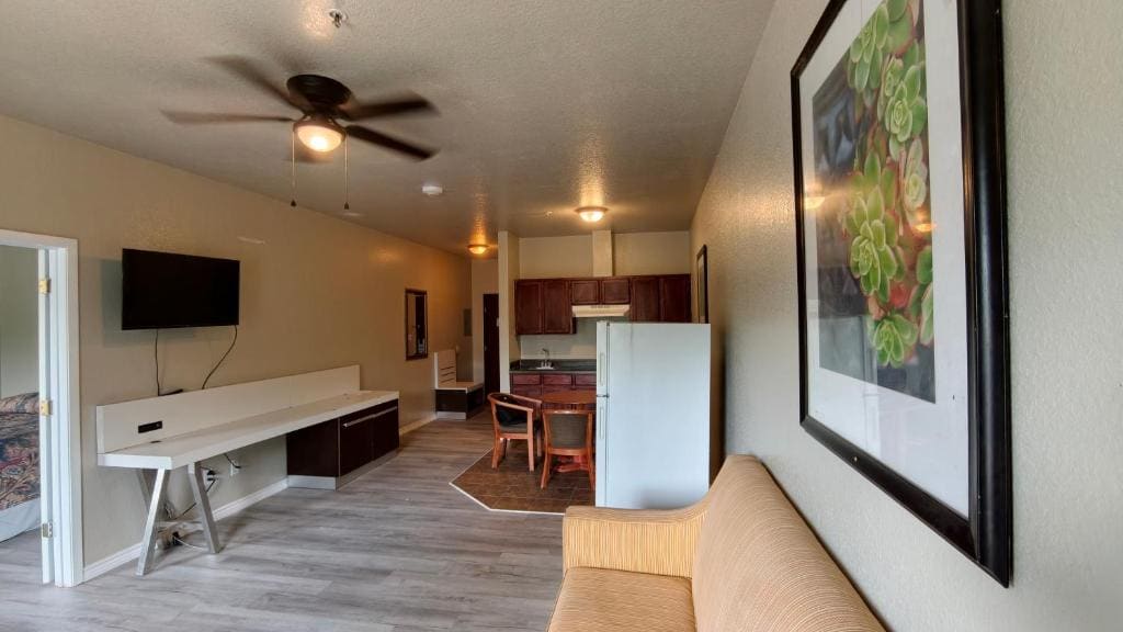 One-Bedroom Apartment room - Image 3