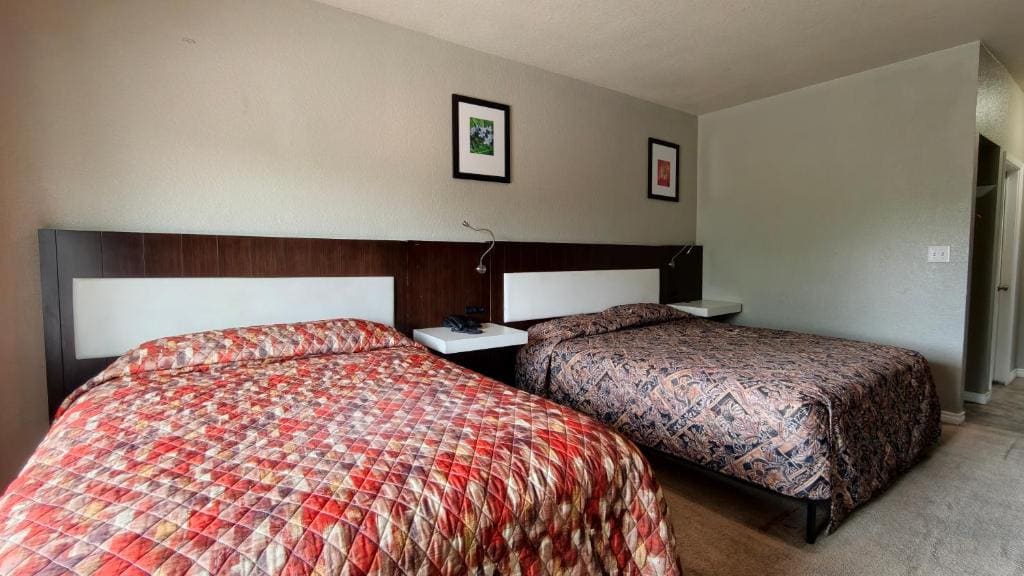 Queen Room with Two Queen Beds room - Image 1