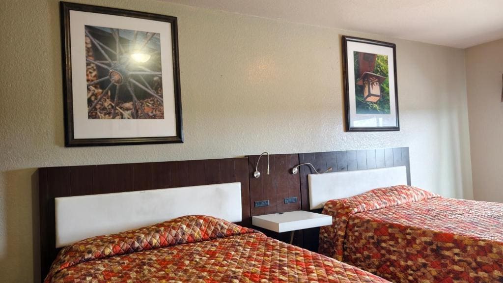Standard Queen Room with Two Queen Beds room - Image 3