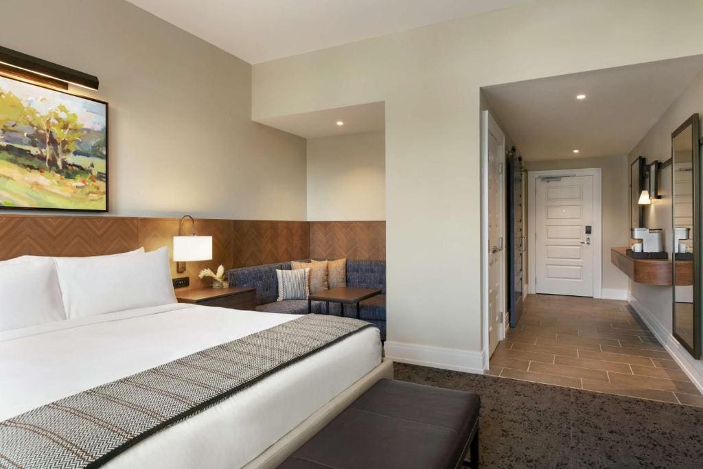 King Room with Balcony room - Image 1